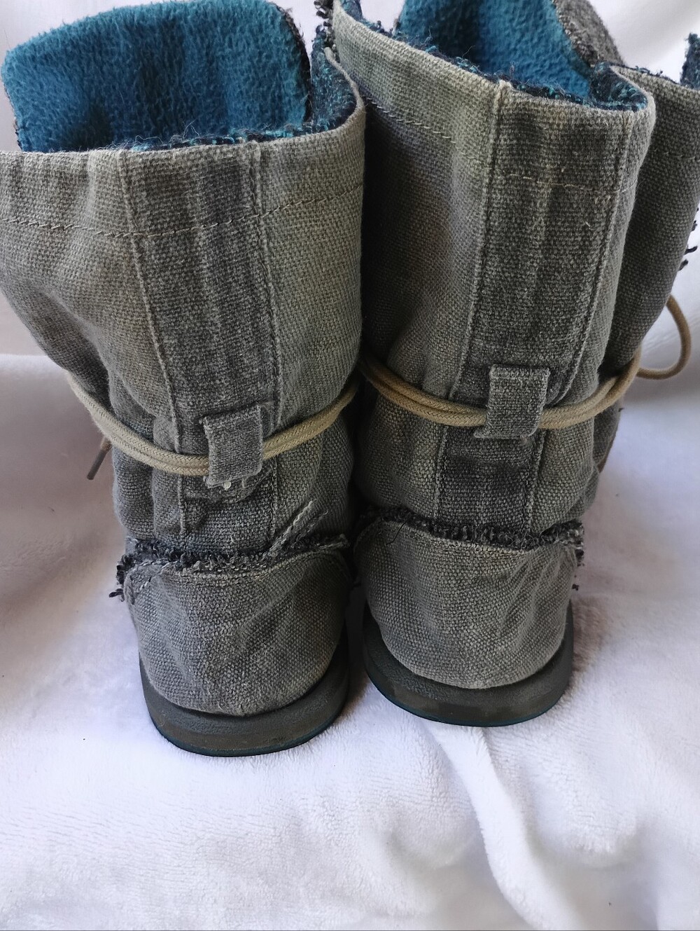 Sanuk Stevie Vintage Distressed Gray Canvas Lace-Up Boots. Women's size 7. - Picture 3 of 10